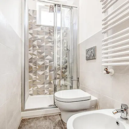 Stunning In With Kitchen * Chiavari