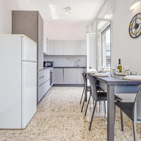 Apartment Stunning In With Kitchen *
