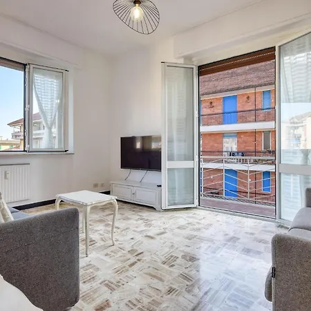 Apartment Stunning In With Kitchen